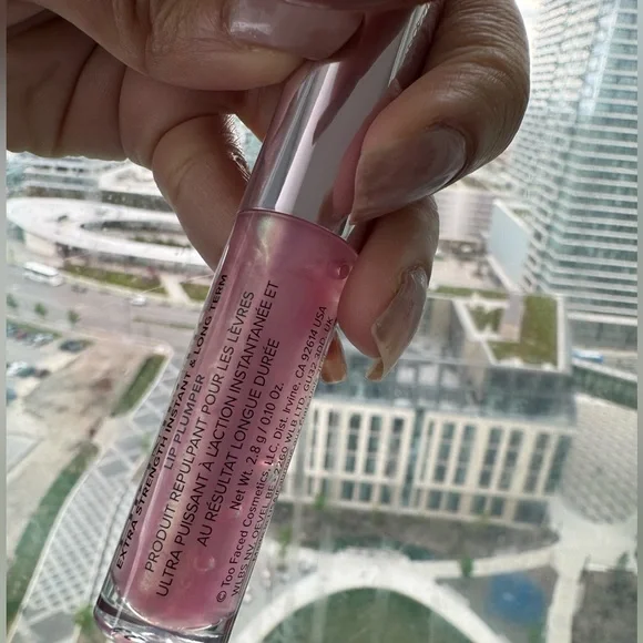 Too Faced Lip Injection ( Clear ) - Picture 3 of 3